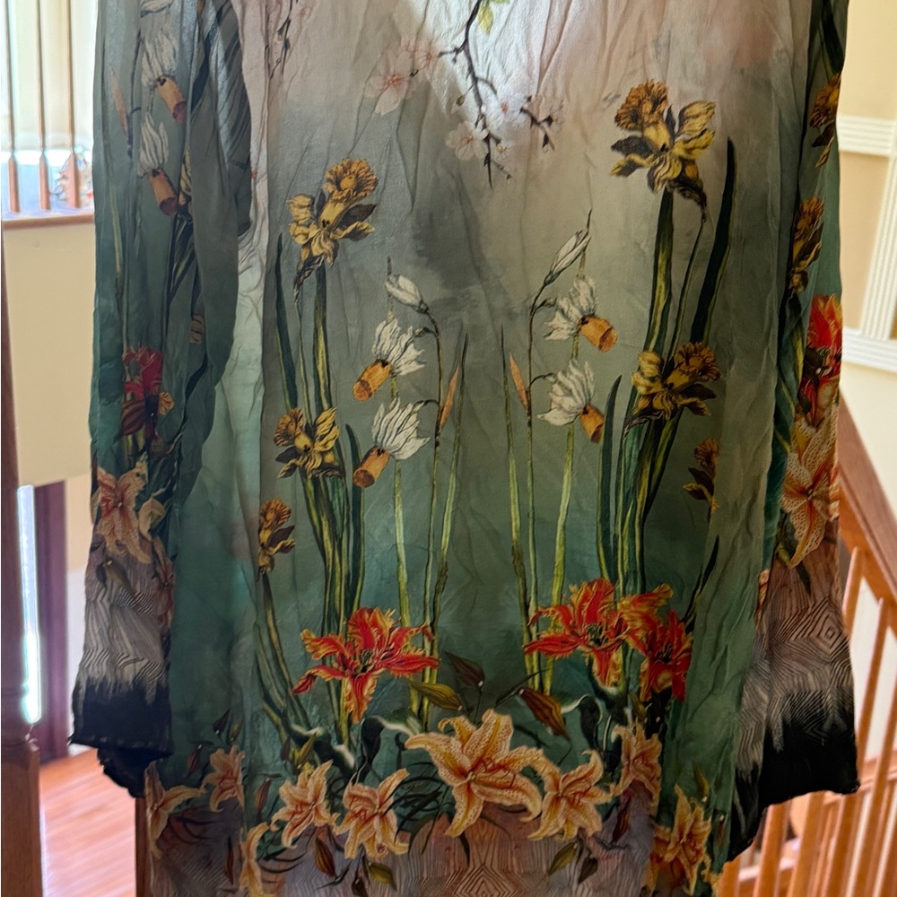 Floral digital print top/ Kurt’s